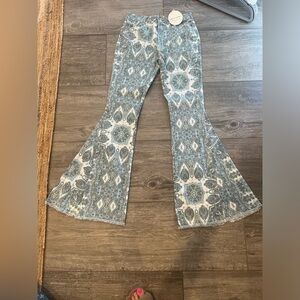 Adorable printed pants size large cotton/Spandex